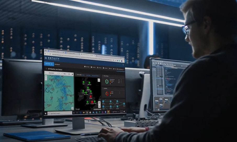 Park Place what we do - man using Entuity software